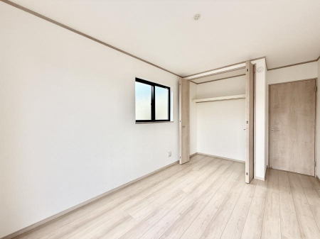 その他内観 内装■落ち着いた色合いのお部屋で穏やかな時間を楽しめます