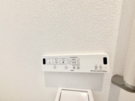 その他内観 設備■温水洗浄で快適、清潔感が保たれるシャワートイレ