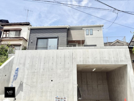 現地外観写真 外観■家族みんなが笑顔で過ごせる、安心感のある住まい