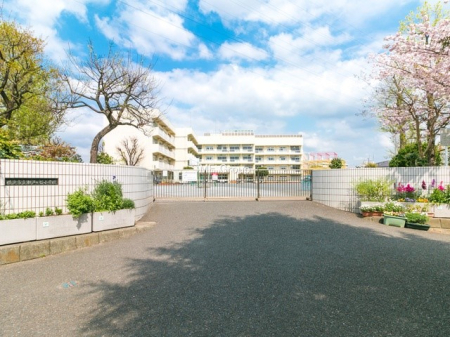 周辺環境 小学校 700m 横浜市立瀬戸ヶ谷小学校
