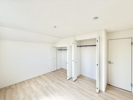 その他内観 内装■落ち着いた色合いのお部屋で穏やかな時間を楽しめます