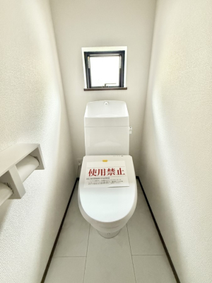 トイレ 内装■毎日使う場所だからこそ、清潔感溢れる空間