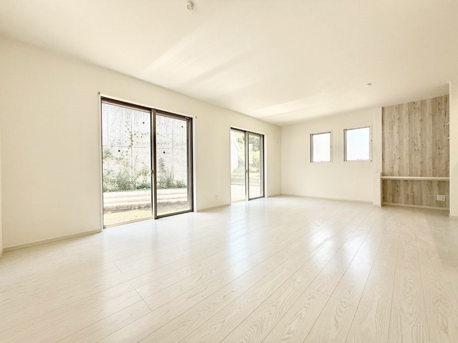 rO 났ƏΊ炪W܂AS܂郊rO