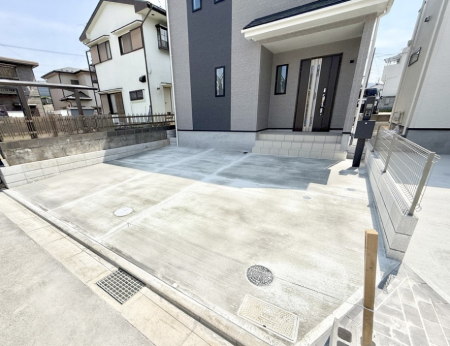  外観■毎日の駐車が快適に