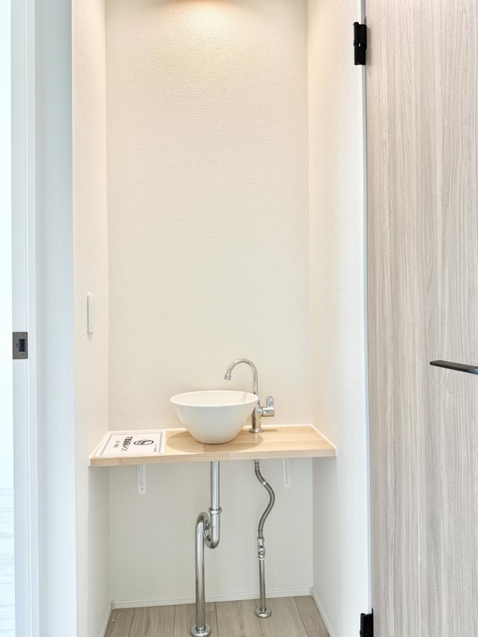 ʑEʏ Ƒ݂Ȃg₷zuł