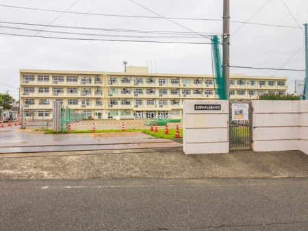 周辺環境 中学校 1300m 町田市立成瀬台中学校