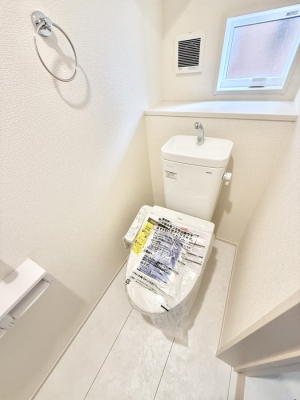 トイレ 内装■毎日使う場所だからこそ、清潔感溢れる空間