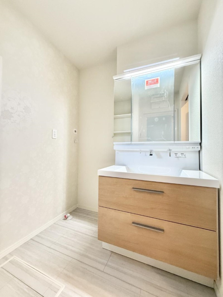 ʑEʏ 邢ʏ͖̎yłႢł