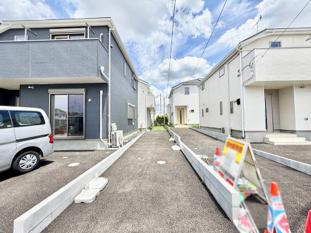  外観■毎日の駐車が快適に