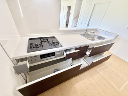 Lb` ƑƂȂAR~jP[V̏