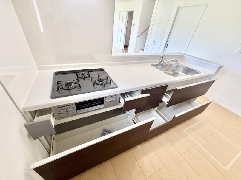 Lb` ƑƂȂAR~jP[V̏