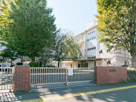 周辺環境 中学校 800m 横浜市立瀬谷中学校