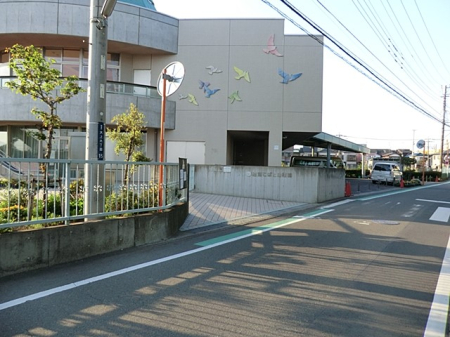周辺環境 幼稚園・保育園 900m 綾瀬こばと幼稚園