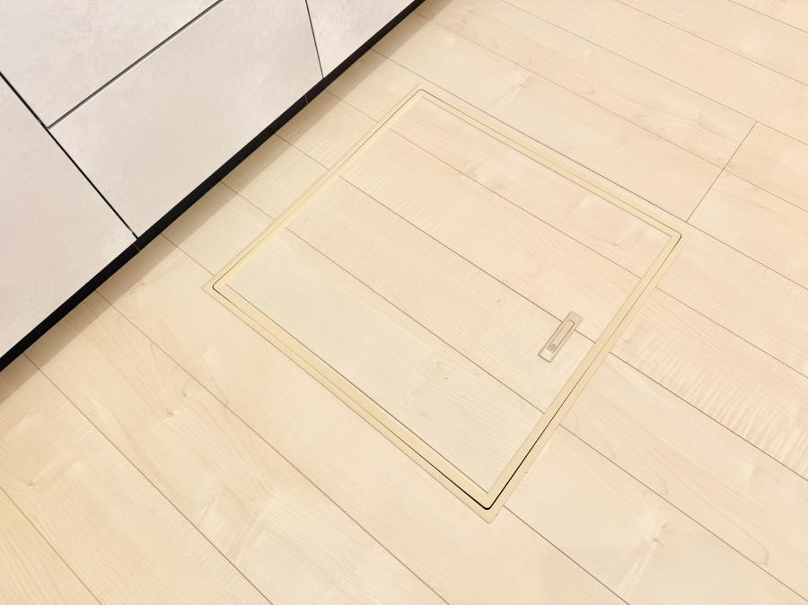 ̑ ݔBꂽ[Xy[XŉƑŜXbL