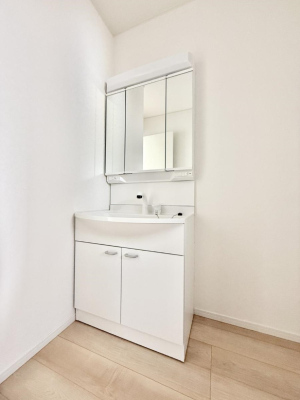 ʑEʏ 邢ʏ͖̎yłႢł