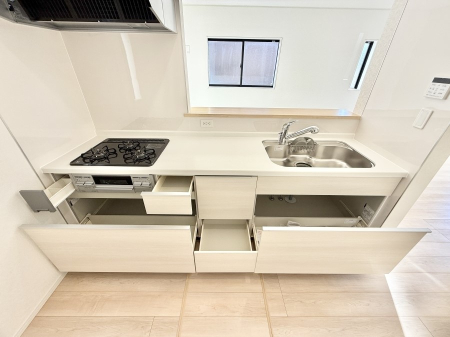 �L�b�`�� �����������������Ɗy�����Ȃ�A���K�ȃL�b�`�����