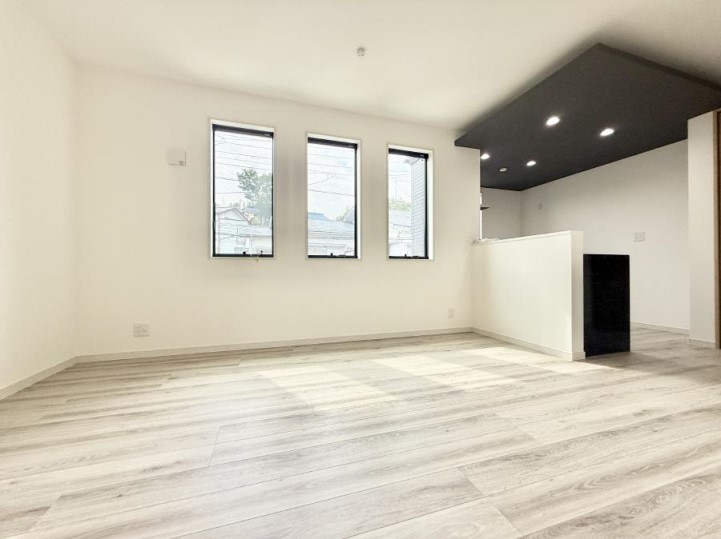 rO 났ƏΊ炪W܂AS܂郊rO