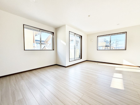 ���r���O ���������났�ƏΊ炪�W�܂�A�S���܂郊�r���O