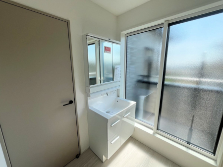 ʑEʏ 邢ʏ͖̎yłႢł