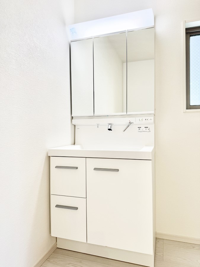 ʑEʏ 邢ʏ͖̎yłႢł