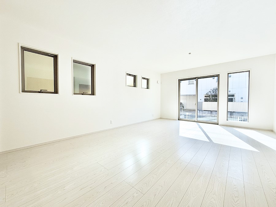 rO 났ƏΊ炪W܂AS܂郊rO