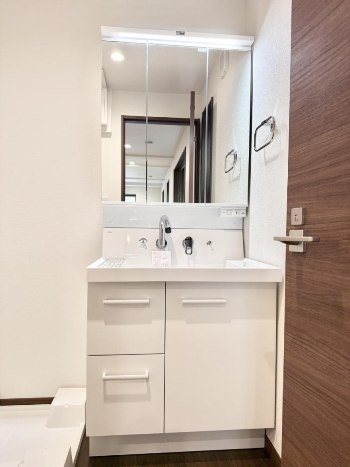 ʑEʏ 邢ʏ͖̎yłႢł