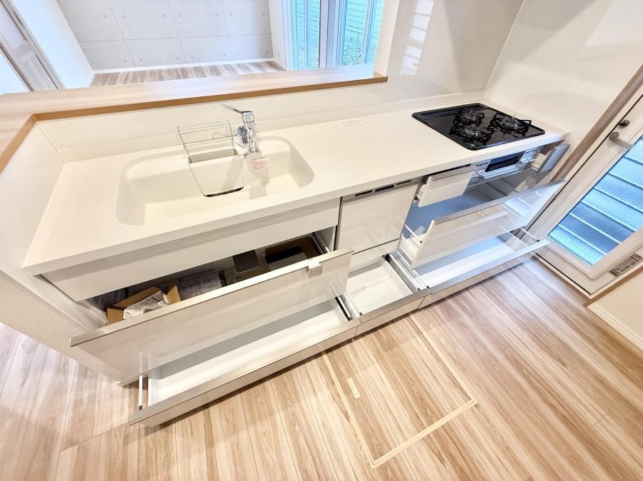 �L�b�`�� �����������������Ԃ����܂��A�Ί炠�ӂ��L�b�`��