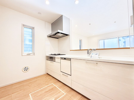 Lb` ƑƂȂAR~jP[V̏