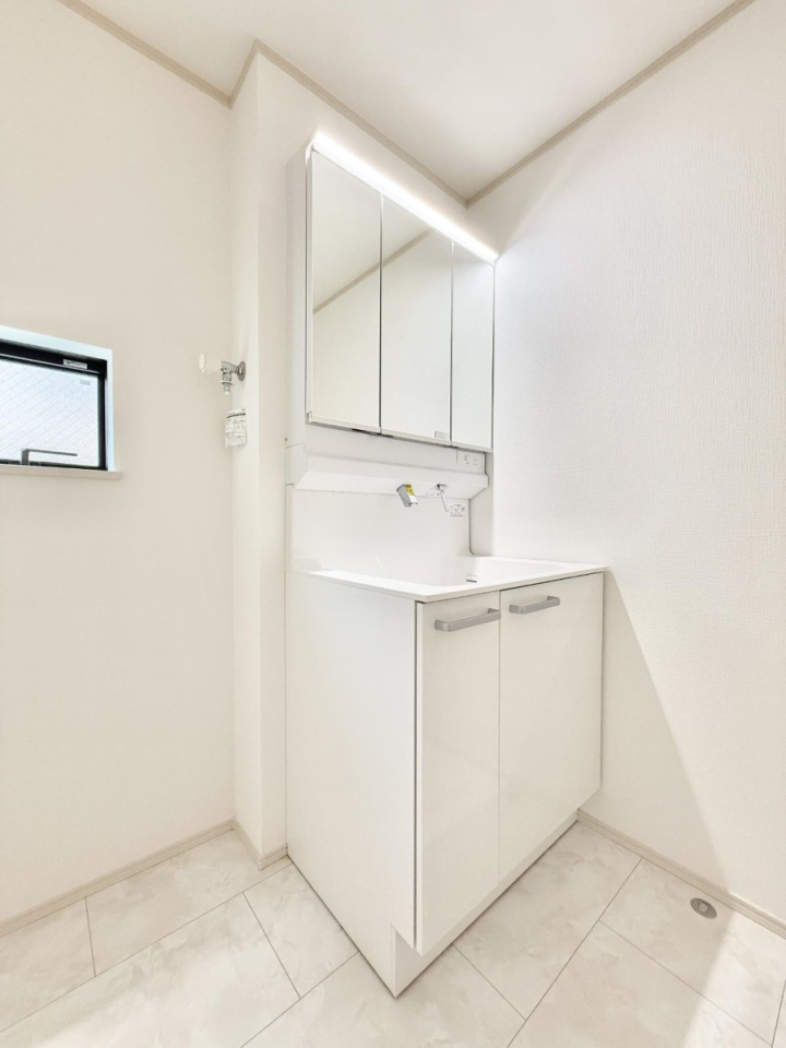 ʑEʏ 邢ʏ͖̎yłႢł