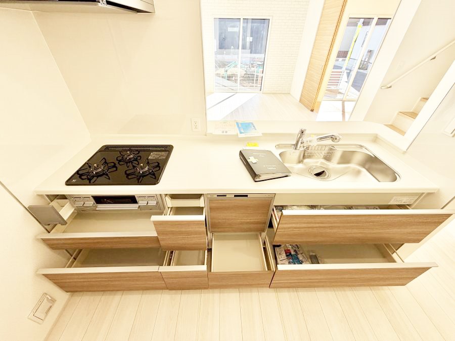 �L�b�`�� �������V���v���Ŕ������S�n�悢���Ԃ𐶂ރL�b�`�����