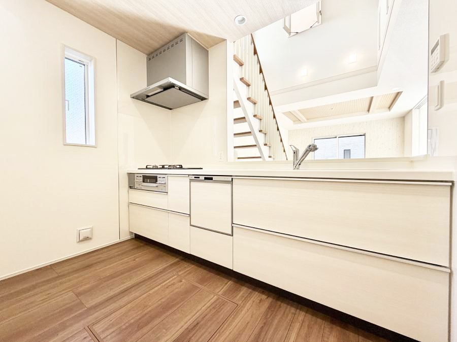 �L�b�`�� �����������������Ԃ����܂��A�Ί炠�ӂ��L�b�`��