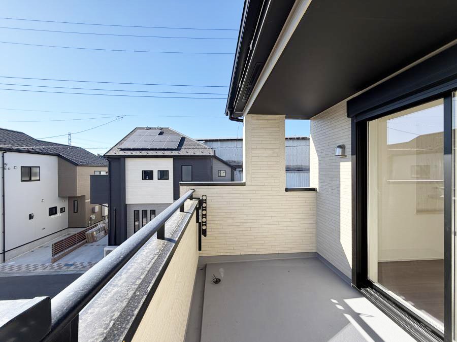 �o���R�j�[ ������ ���R��g�߂Ɋ�����A�J���I�ȃo���R�j�[