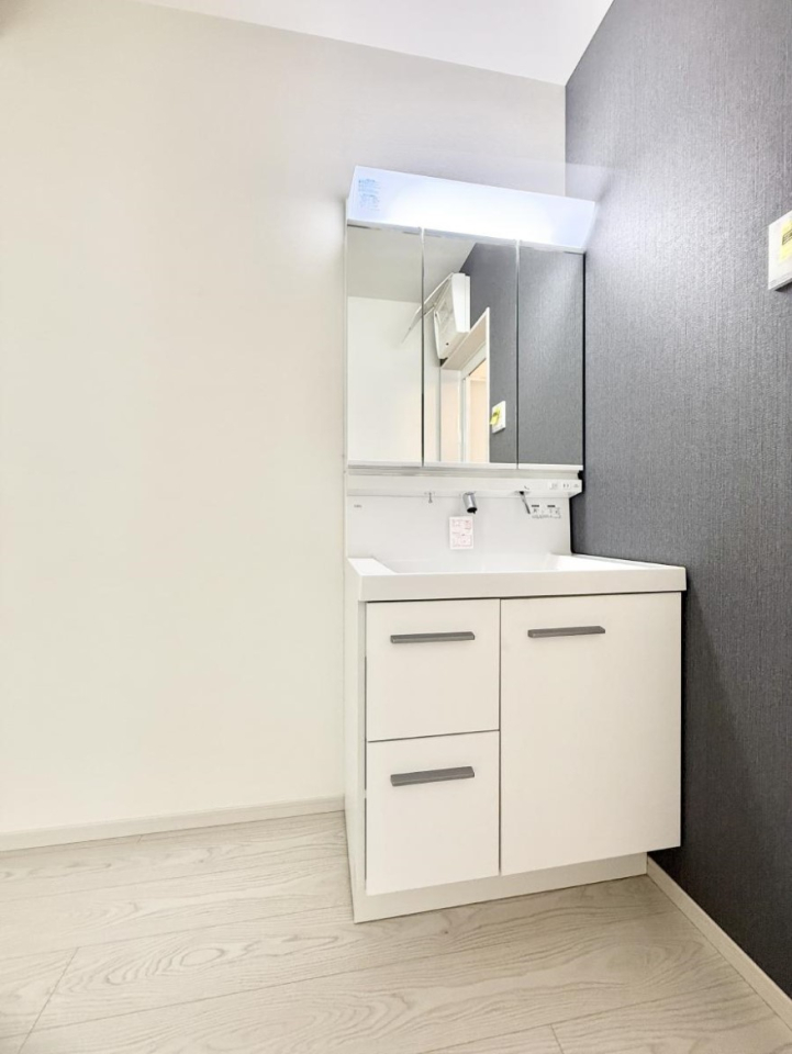 ʑEʏ Ƒ݂Ȃg₷zuł