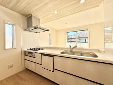 �L�b�`�� ���������y���݂ƐH�ׂ�K����͂���L�b�`��