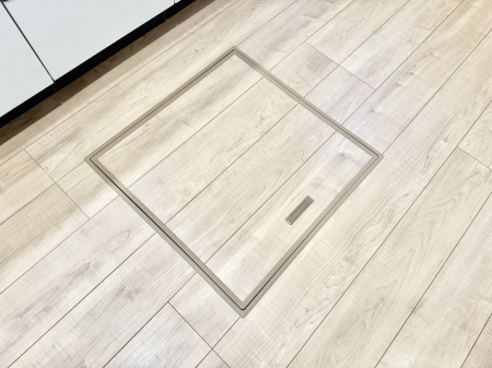 ̑ ݔBꂽ[Xy[XŉƑŜXbL