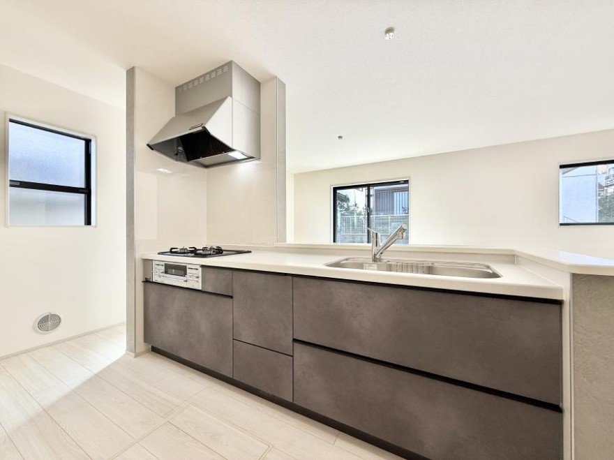 �L�b�`�� ���������y���݂ƐH�ׂ�K����͂���L�b�`��