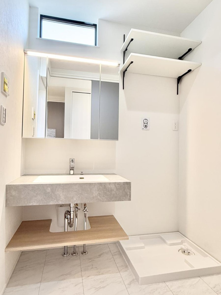 ʑEʏ 邢ʏ͖̎yłႢł