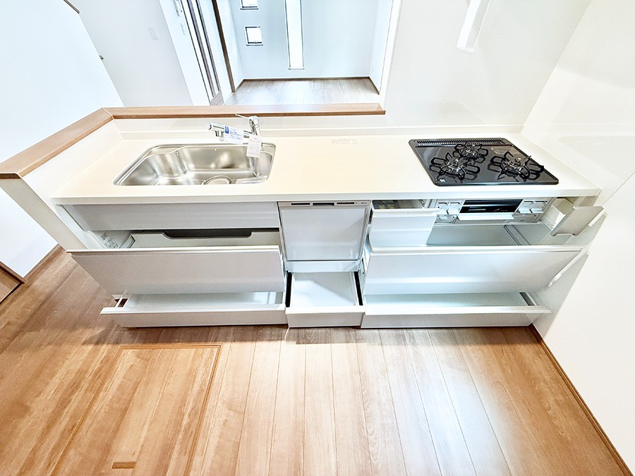 �L�b�`�� �����������������Ԃ����܂��A�Ί炠�ӂ��L�b�`��