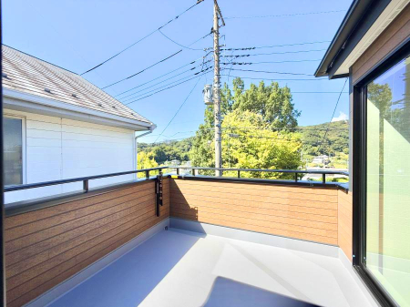 �o���R�j�[ ������ �G�߂̈ڂ낢����������J���I�ȋ�Ԃł�