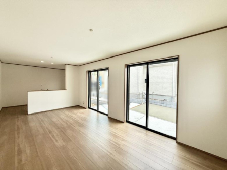 rO 났ƏΊ炪W܂AS܂郊rO