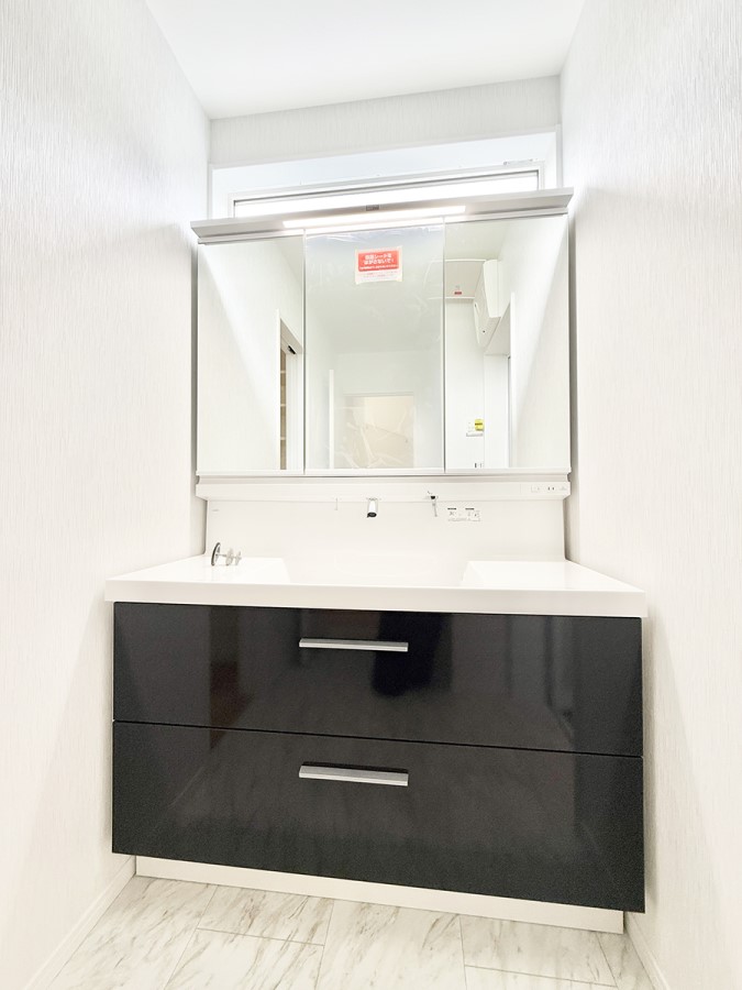 ʑEʏ 邢ʏ͖̎yłႢł