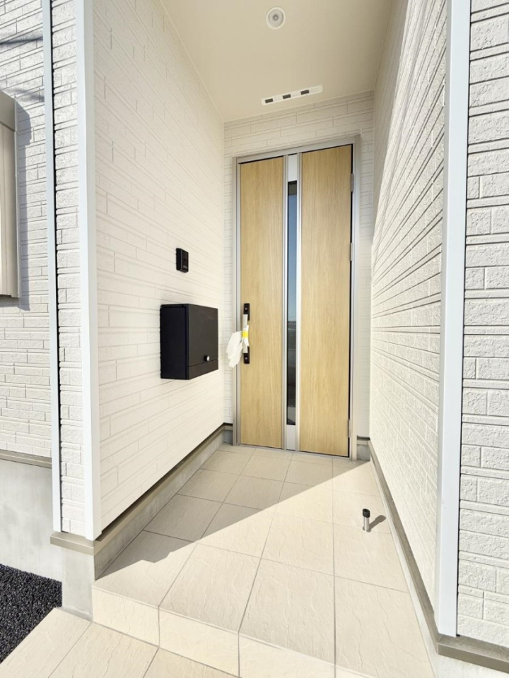 ���� �O�ρ� �V���v���Ŕ������A�Z�܂��̑���ۂ��ʂ錺�ւł�