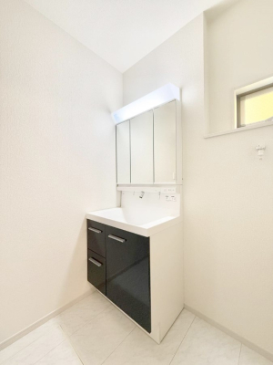 ʑEʏ Ƒ݂Ȃg₷zuł