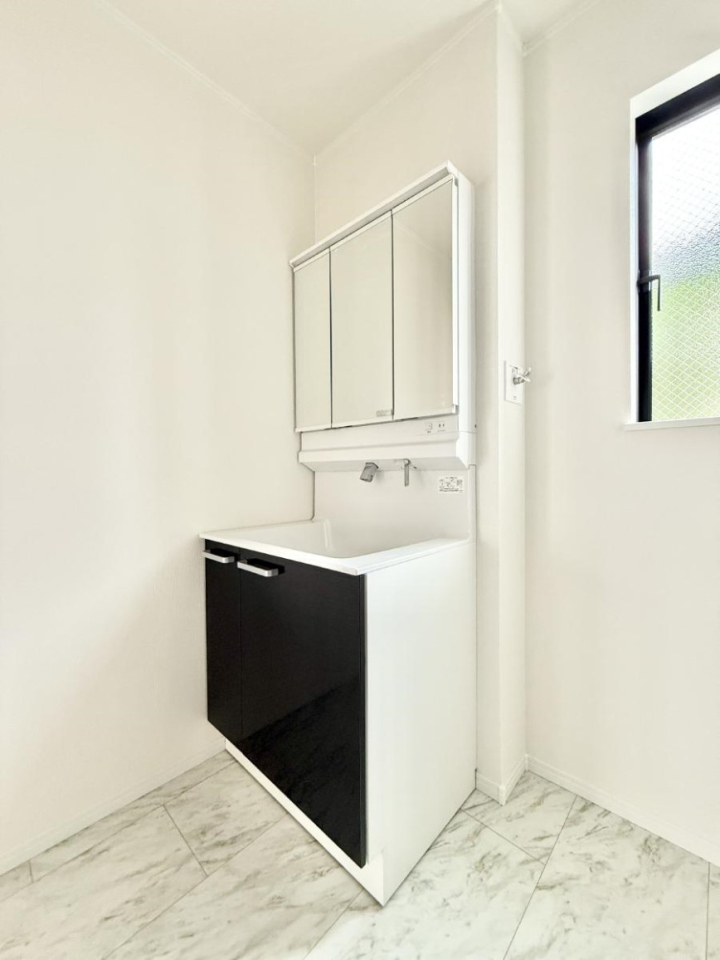 ʑEʏ Ƒ݂Ȃg₷zuł