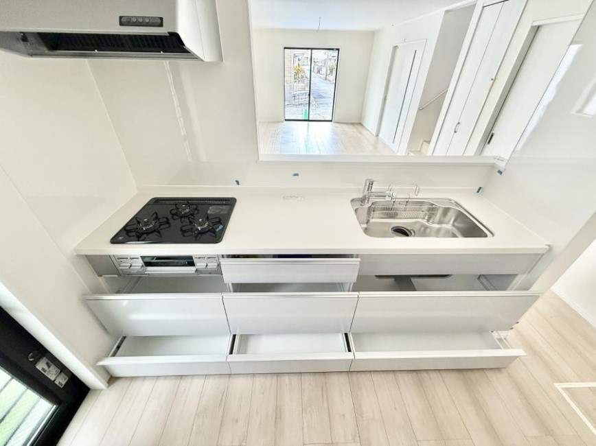 Lb` ƑƂȂAR~jP[V̏