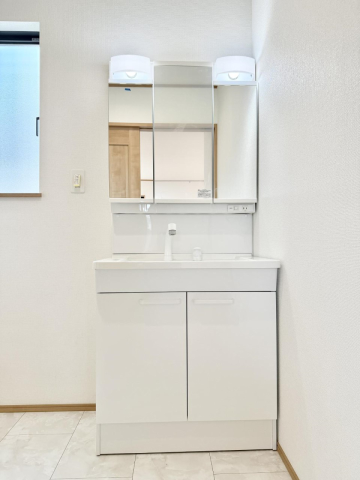 ʑEʏ 邢ʏ͖̎yłႢł