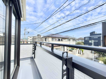 �o���R�j�[ ������ �G�߂̈ڂ낢����������J���I�ȋ�Ԃł�