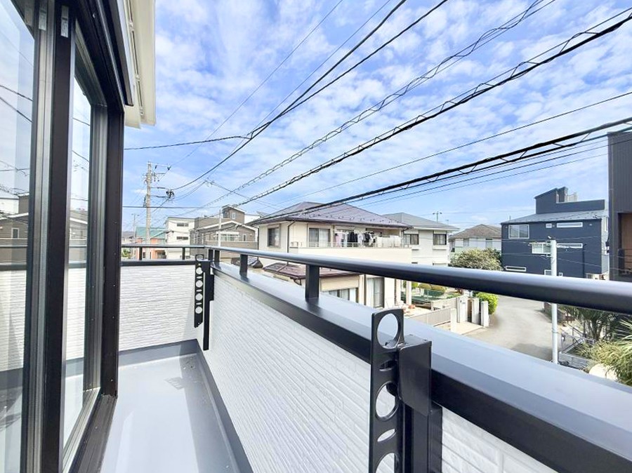 �o���R�j�[ ������ �G�߂̈ڂ낢����������J���I�ȋ�Ԃł�