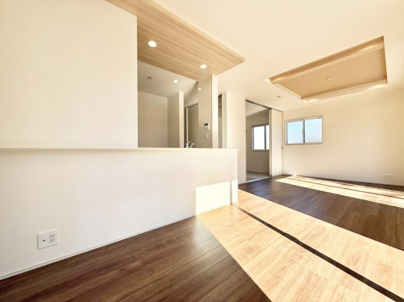 ���r���O ���������R�Ɖ�b�����܂��A�S�n�悢�ЂƂƂ�