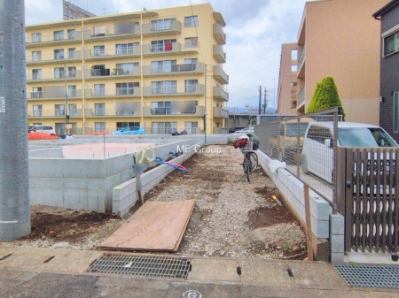 nOώʐ^ OρV炵n܂ꏊŁAƑJ[߂